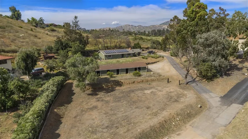10809 Broken Wheel Rd, Lakeside, California 92040