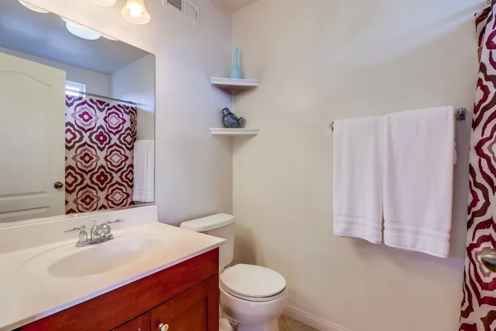 3544 Shoreline Bluff Ln, San Diego, California 92110