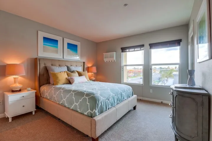 3544 Shoreline Bluff Ln, San Diego, California 92110