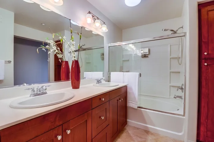 3544 Shoreline Bluff Ln, San Diego, California 92110
