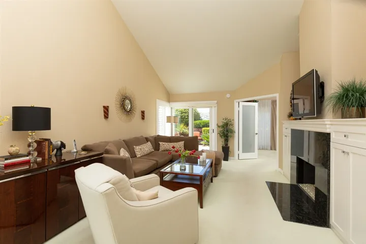 822 Daphne Ct, Carlsbad, California 92011