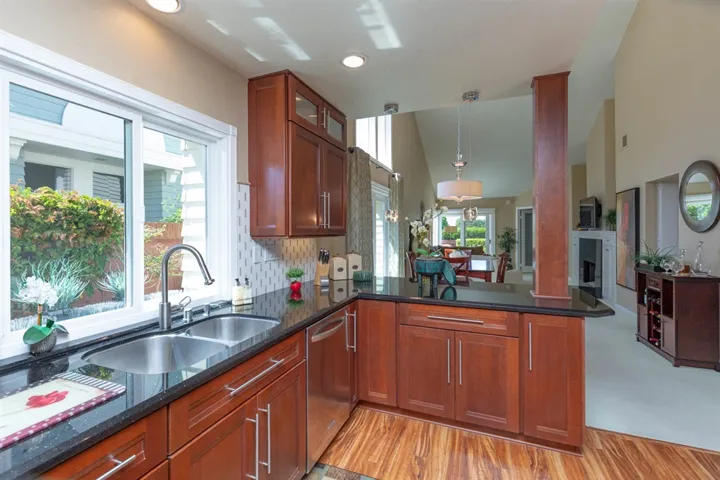 822 Daphne Ct, Carlsbad, California 92011