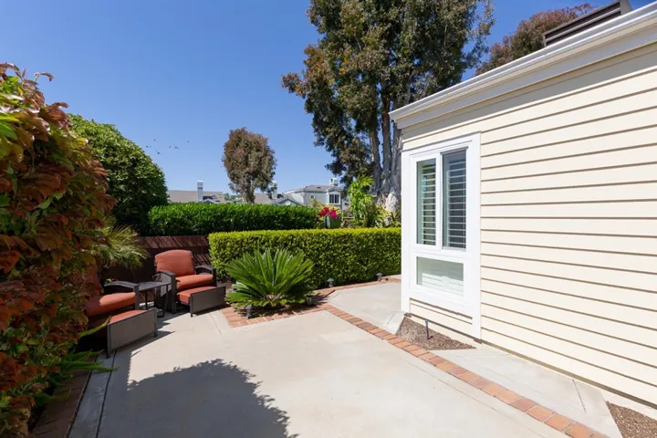 822 Daphne Ct, Carlsbad, California 92011