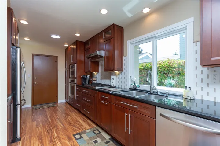 822 Daphne Ct, Carlsbad, California 92011