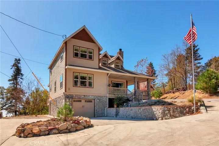 8 Fredalba Road, Running Springs, California 92382