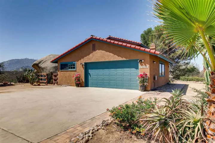 16515 Highland Valley Rd, Ramona, California 92065