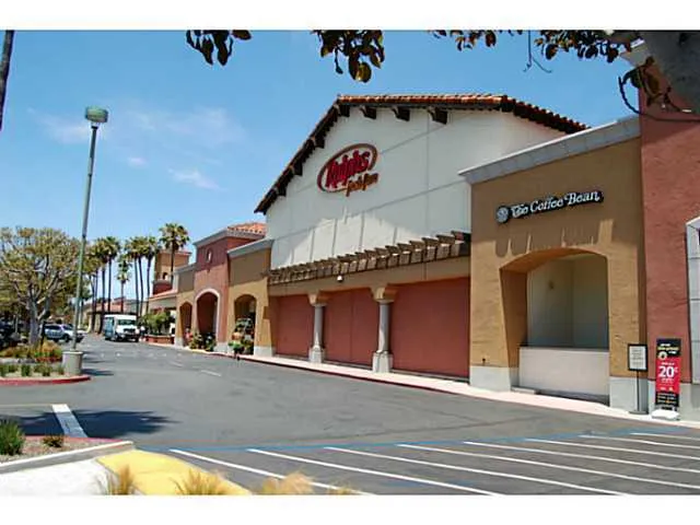 Ralph's Shopping Center Nearby.