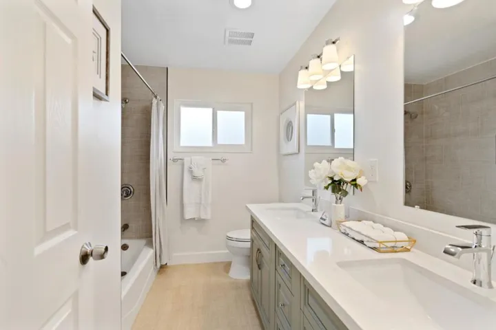 579 Jackson Drive, Palo Alto, California 94303