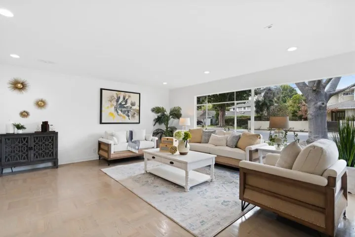 579 Jackson Drive, Palo Alto, California 94303