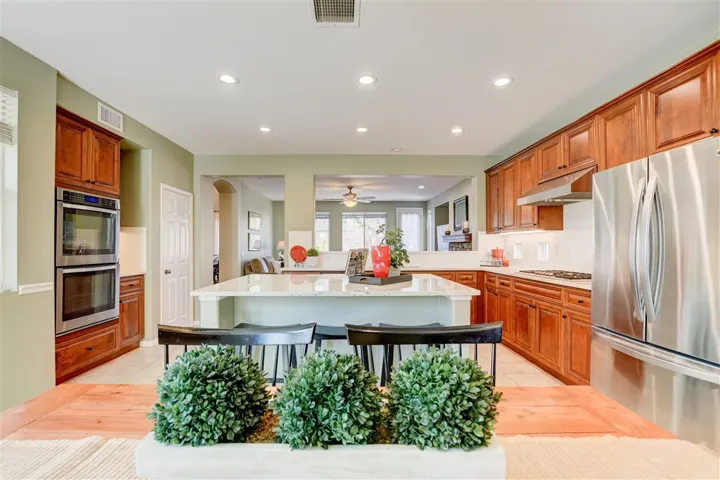 2381 Douglaston Glen, Escondido, California 92026