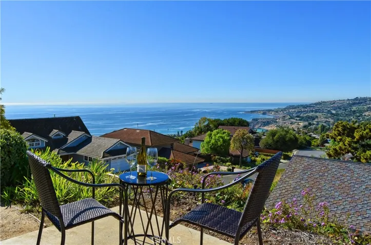 Side yard patio area to enjoy views and sunsets