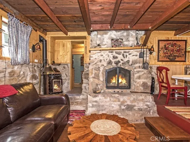 23270 Brookside Road, Crestline, California 92325