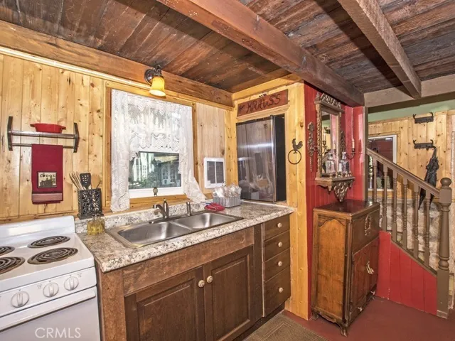23270 Brookside Road, Crestline, California 92325