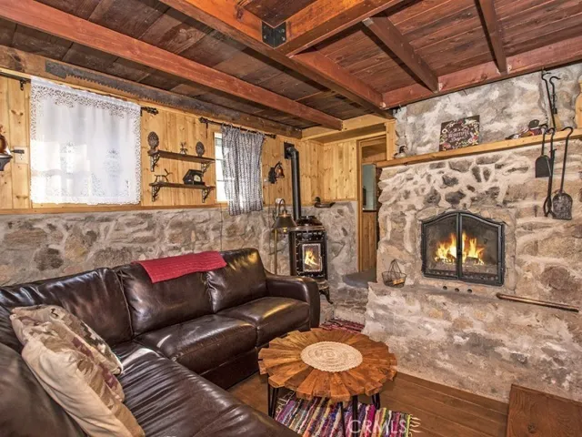 23270 Brookside Road, Crestline, California 92325