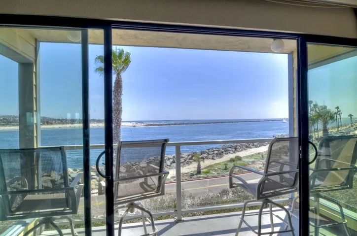 2595 Ocean Front Walk Unit 6, San Diego, California 92109, 3 Bedrooms Bedrooms, ,3 BathroomsBathrooms,Residential Lease,For Rent,Ocean Front Walk,100061905