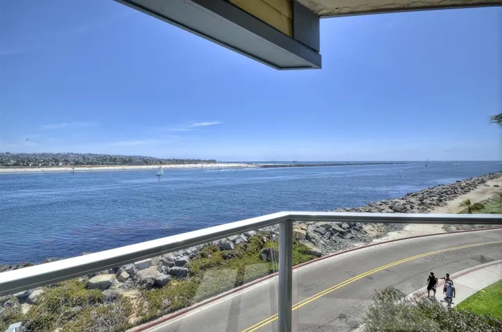 2595 Ocean Front Walk Unit 7, San Diego, California 92109, 4 Bedrooms Bedrooms, ,3 BathroomsBathrooms,Residential Lease,For Rent,Ocean Front Walk,100061943