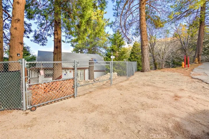 782 Ashlar Drive, Crestline, California 92325