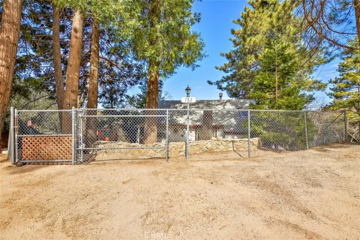 782 Ashlar Drive, Crestline, California 92325