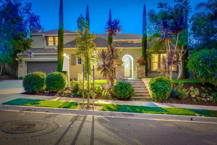7647 Circulo Sequoia, Carlsbad, California 92009