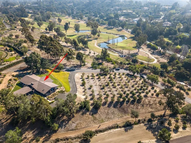 magnificent property! Views, Lemon grove, on the Trail and fantastic access!