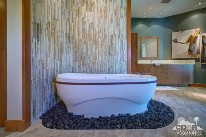 10 Rockcrest Drive, Rancho Mirage, California 92270