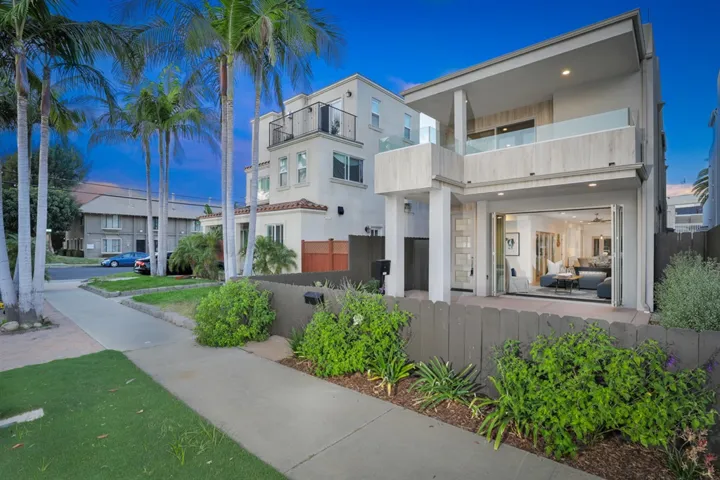 3987 Honeycutt St, San Diego, California 92109