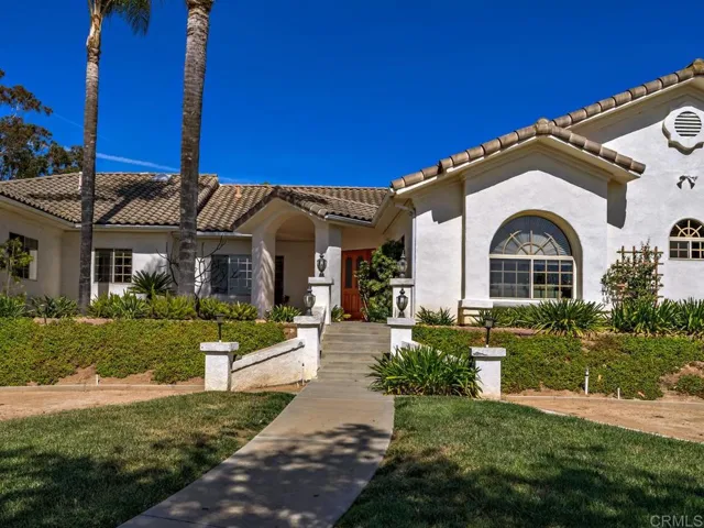 1718 Avenida De Nog, Fallbrook, California 92028