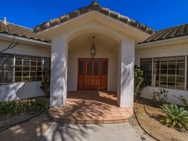 1718 Avenida De Nog, Fallbrook, California 92028