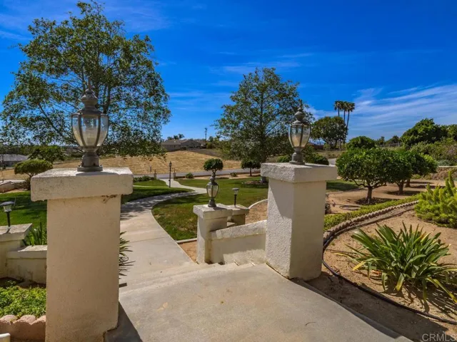 1718 Avenida De Nog, Fallbrook, California 92028