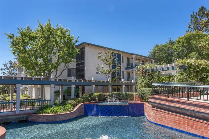 1664 Circa Del Lago E205, San Marcos, California 92078