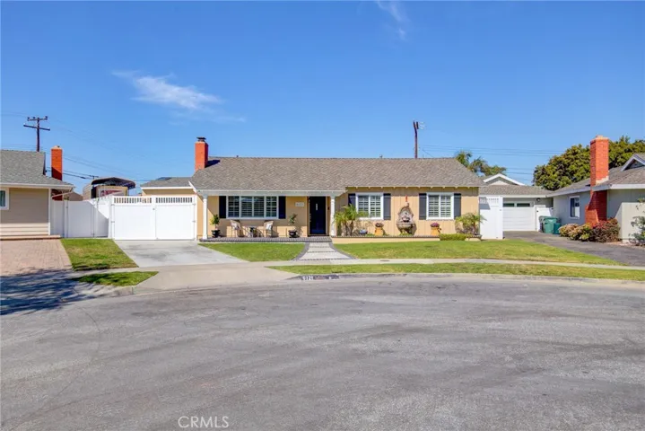 6121 Kelley Circle, Huntington Beach, California 92647