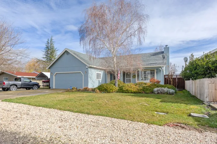 2740 Reeves Lane, Lakeport, California 95453