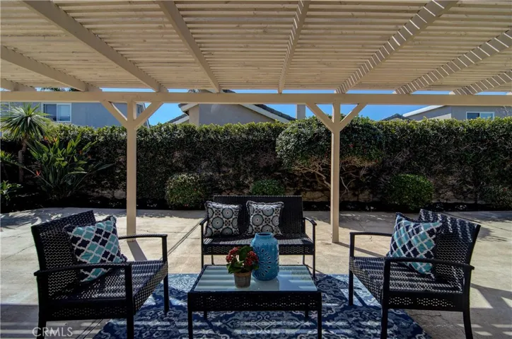 California living at it's best under this huge covered patio.