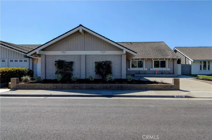 You will not find a better location, floor plan or neighborhood...just minutes to the beach, Pacific City and Newport Harbor.