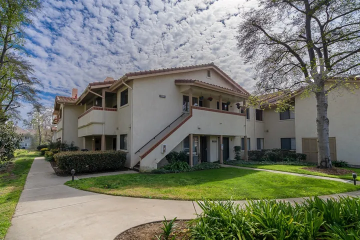 948 Lupine Hills Drive 109, Vista, California 92081