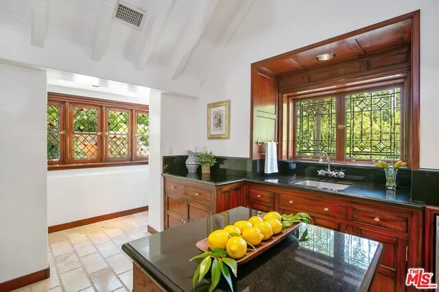 4880 Queen Florence Lane, Woodland Hills, California 91364