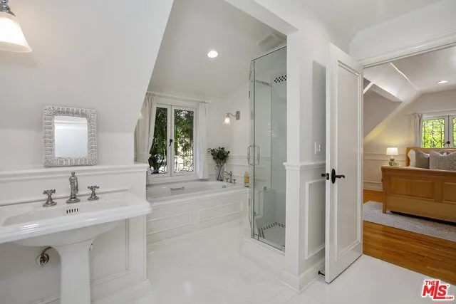 4880 Queen Florence Lane, Woodland Hills, California 91364