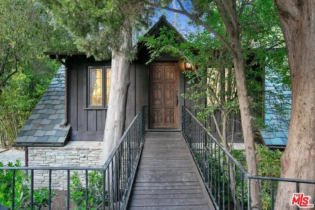 4880 Queen Florence Lane, Woodland Hills, California 91364