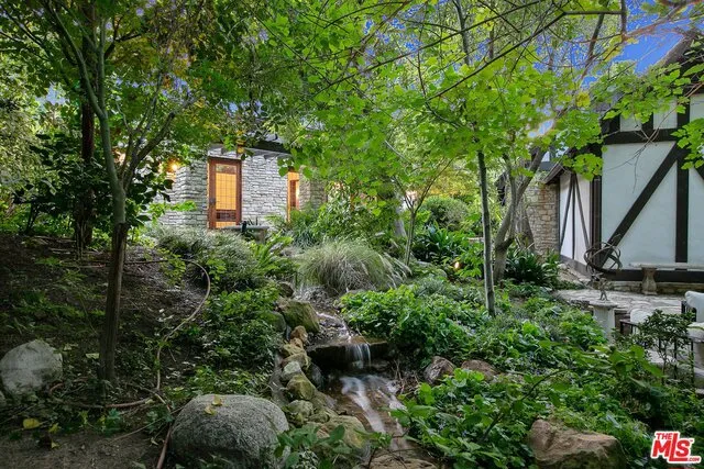 4880 Queen Florence Lane, Woodland Hills, California 91364