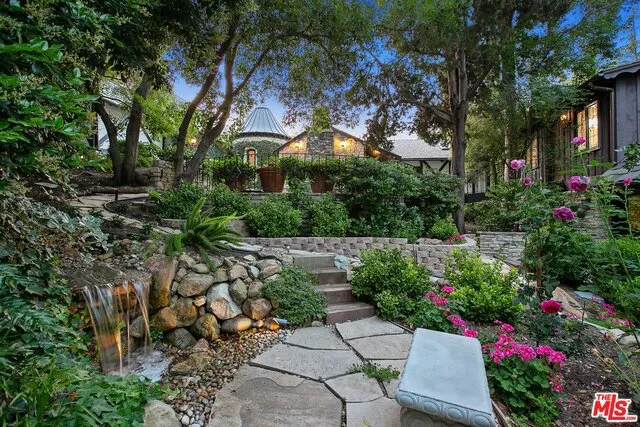 4880 Queen Florence Lane, Woodland Hills, California 91364