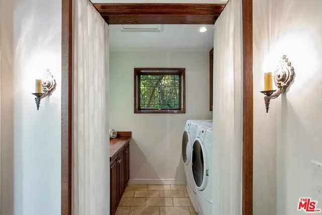 4880 Queen Florence Lane, Woodland Hills, California 91364
