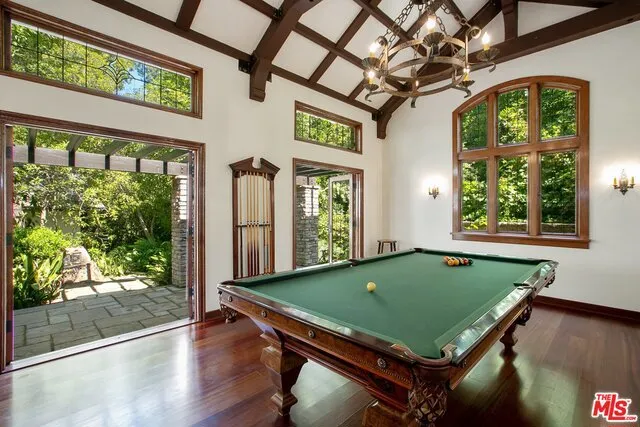 4880 Queen Florence Lane, Woodland Hills, California 91364