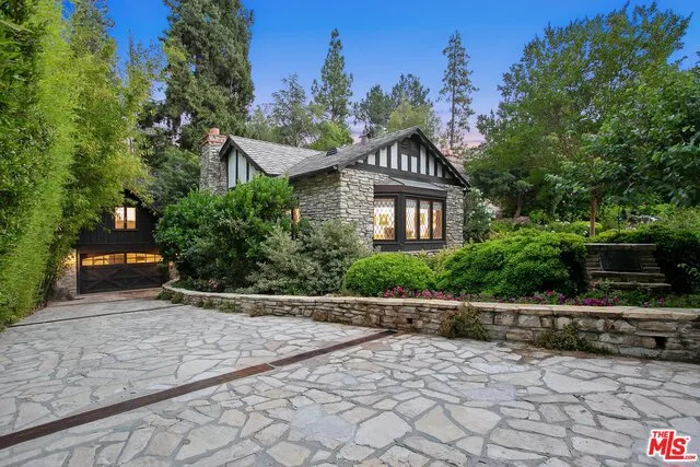 4880 Queen Florence Lane, Woodland Hills, California 91364