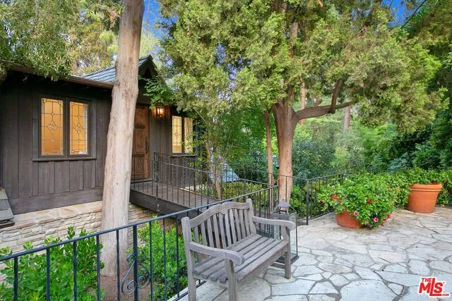 4880 Queen Florence Lane, Woodland Hills, California 91364
