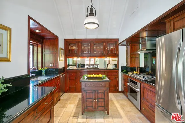 4880 Queen Florence Lane, Woodland Hills, California 91364