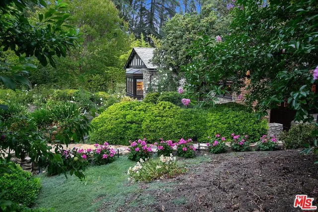 4880 Queen Florence Lane, Woodland Hills, California 91364