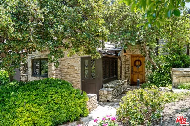4880 Queen Florence Lane, Woodland Hills, California 91364