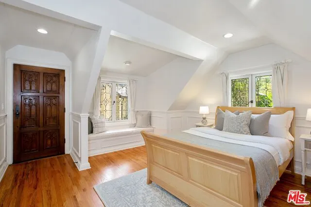 4880 Queen Florence Lane, Woodland Hills, California 91364