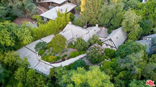 4880 Queen Florence Lane, Woodland Hills, California 91364