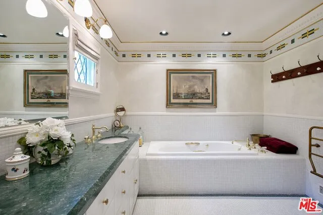 4880 Queen Florence Lane, Woodland Hills, California 91364